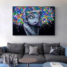 Charger l&#39;image dans la galerie, Lovely Street Art Girl
