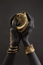 Charger l&#39;image dans la galerie, Modern Gold Jewelry Wall Art
