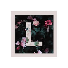 Charger l&#39;image dans la galerie, L.O.V.E Floral Canvas Art
