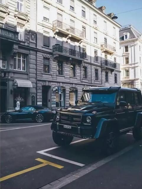 Luxury Parisian Mercedes G Class